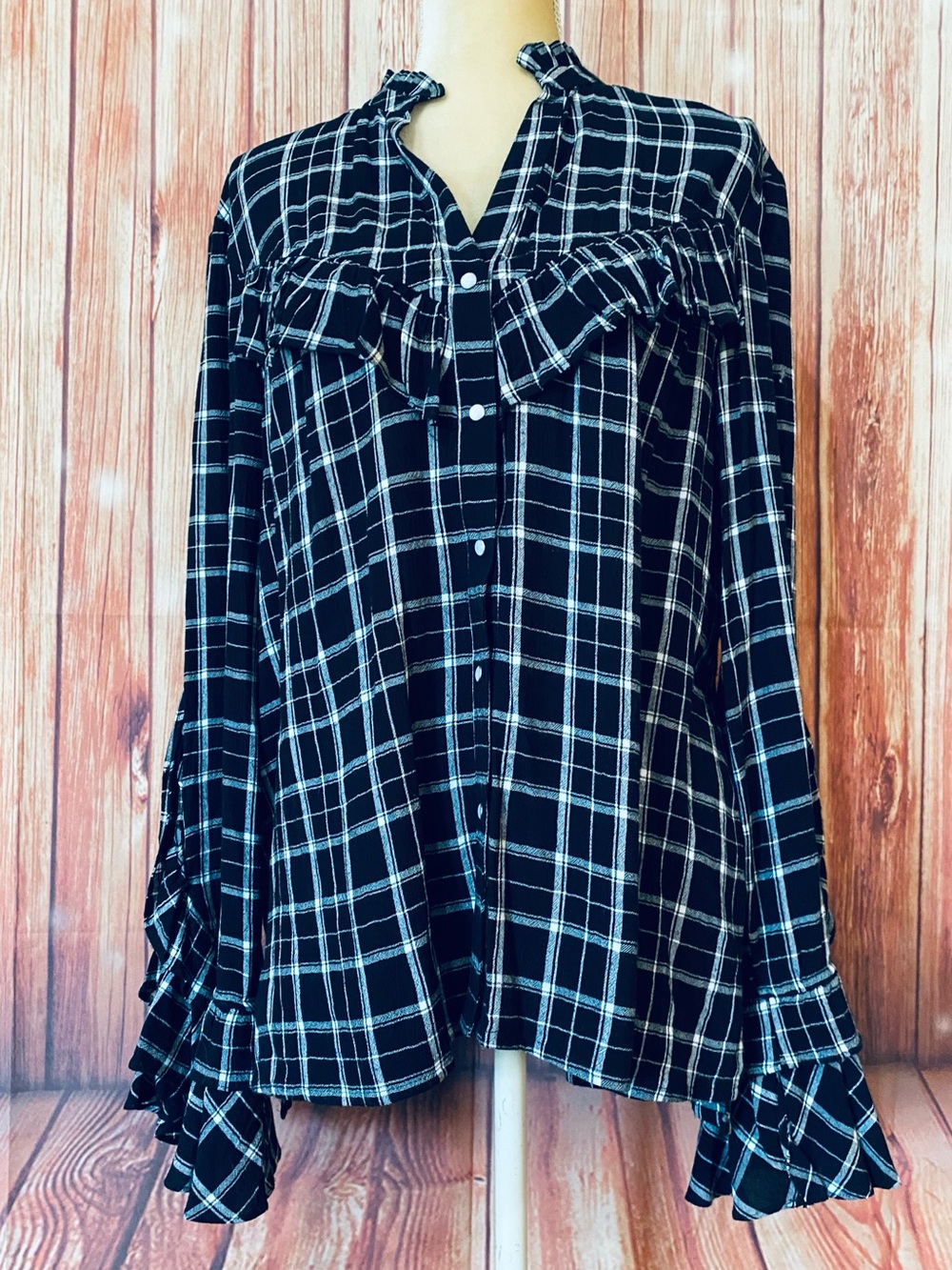 Women’s Large Blouse INC International Concepts Plaid Snap Down Bell Sleeves